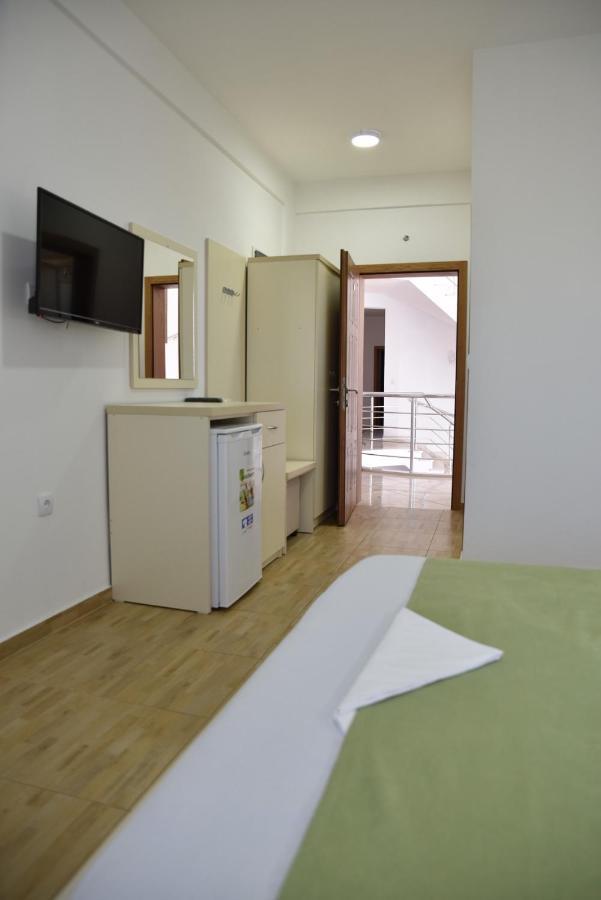 Apartments Fati & Flori Ulcinj Buitenkant foto