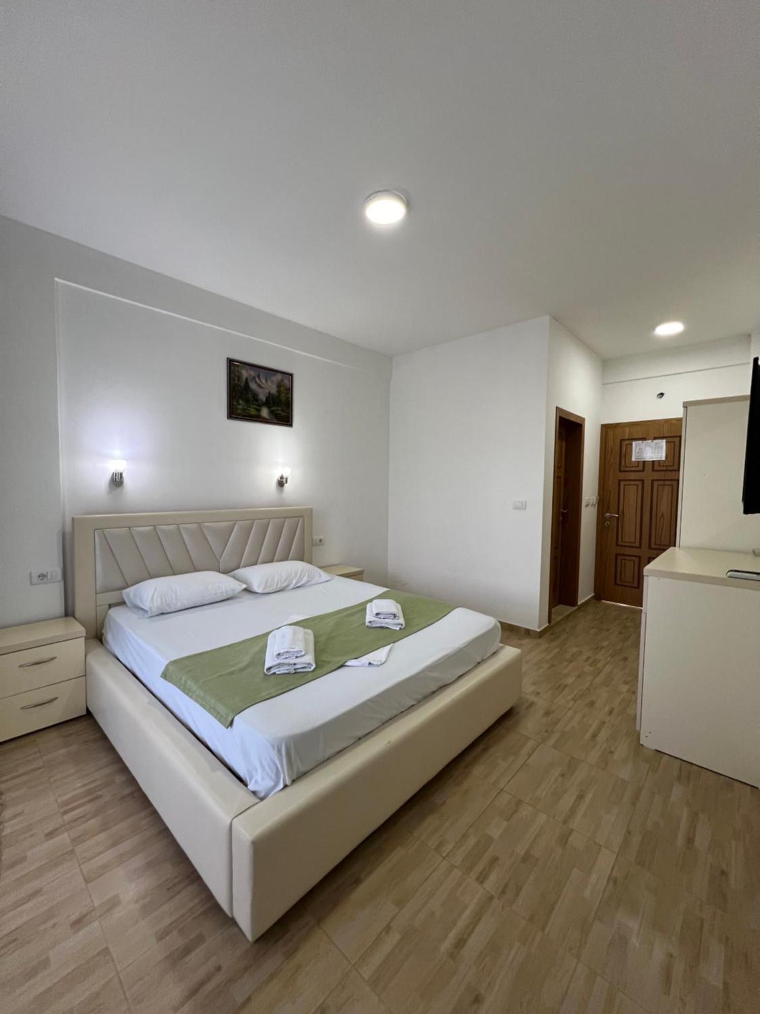 Apartments Fati & Flori Ulcinj Buitenkant foto