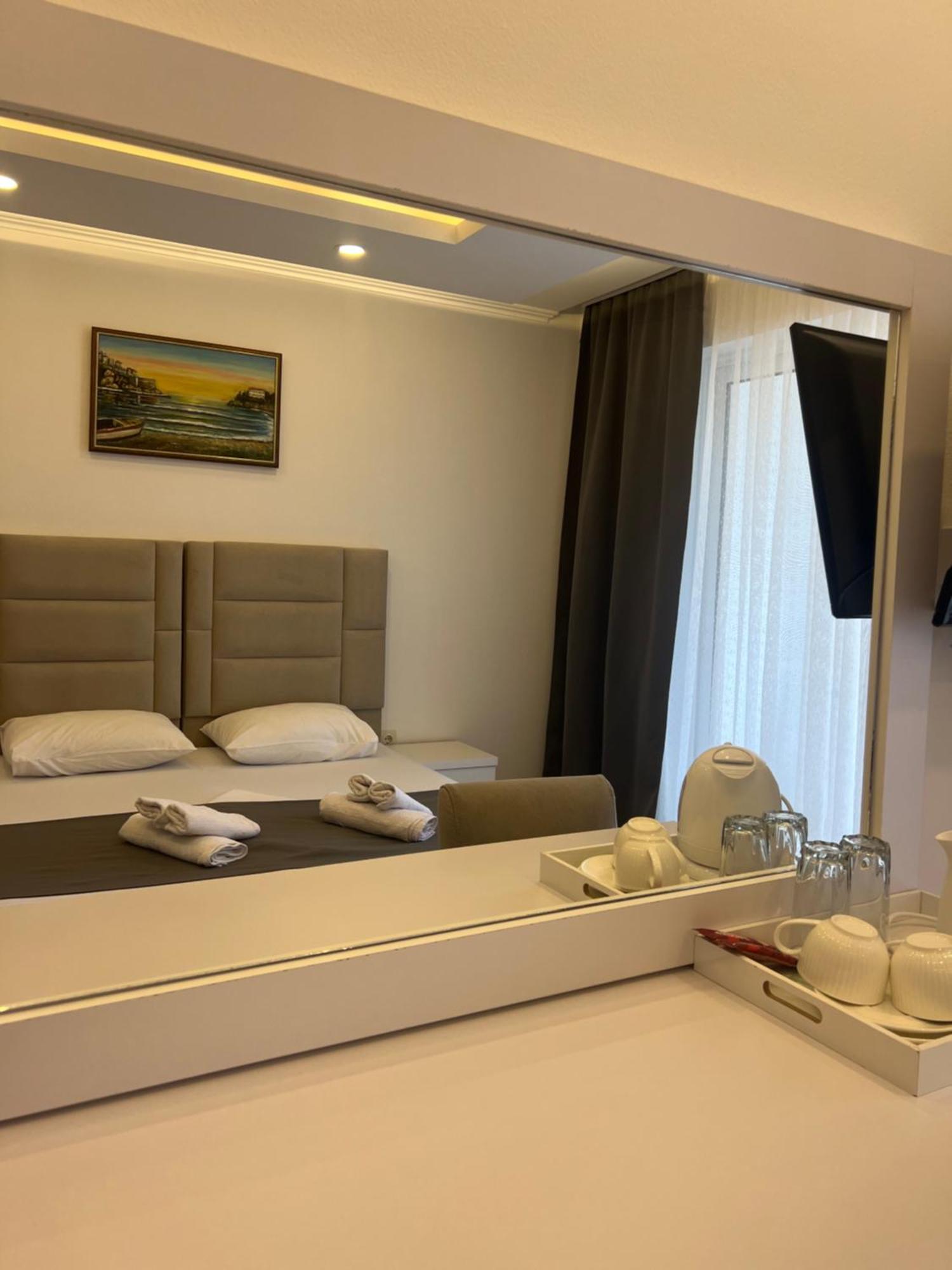 Apartments Fati & Flori Ulcinj Buitenkant foto